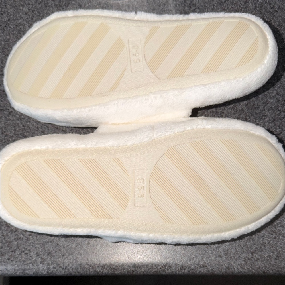 Slippers with Blue Bow - Picture 2 of 4